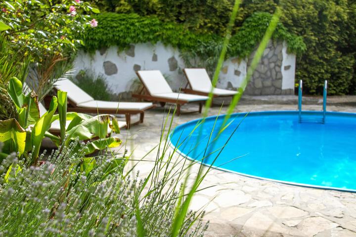 Pool 57 of 96