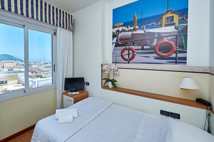 Room 4 of 67