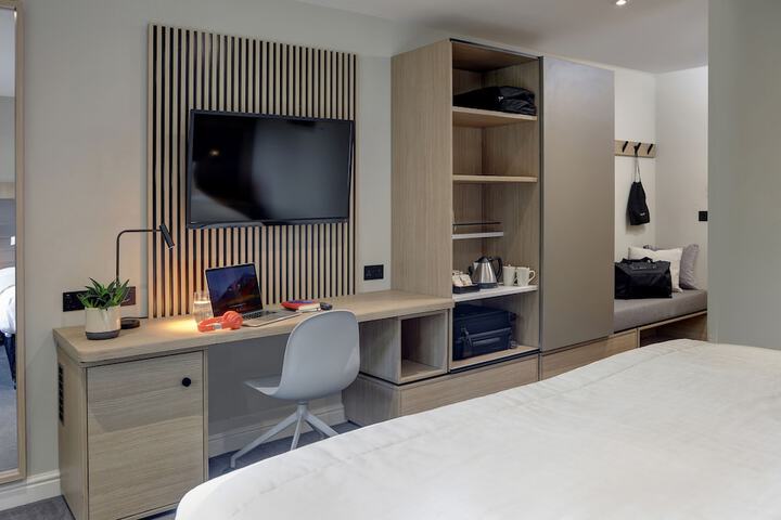Room 12 of 43
