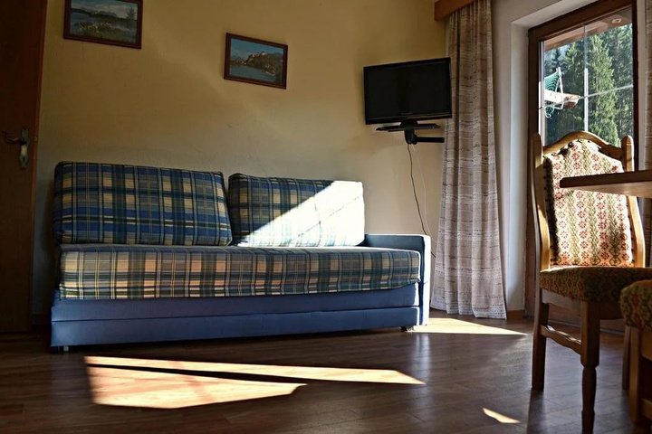 Room 2 of 14