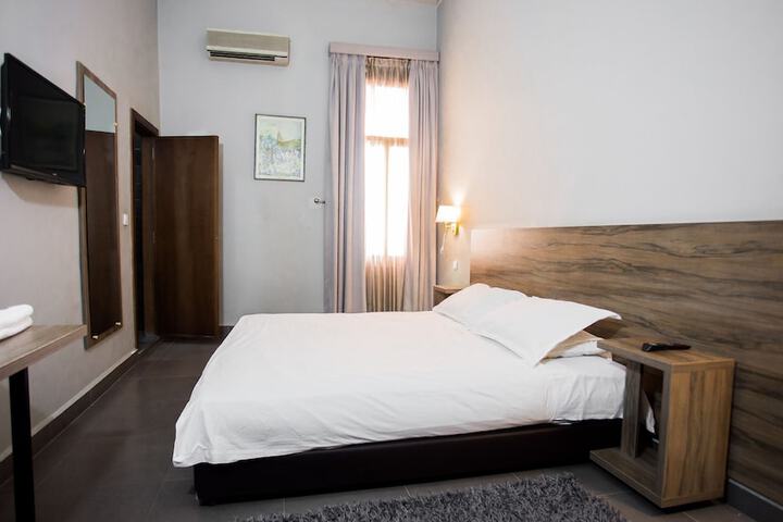 Room 7 of 41