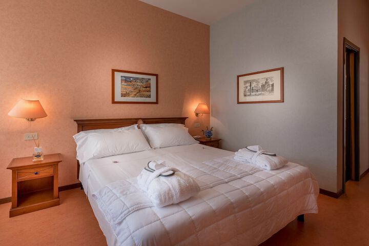 Room 4 of 45