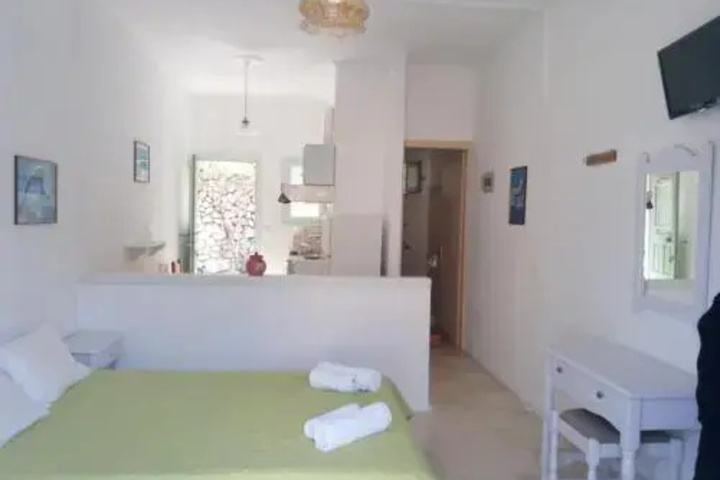 Room 2 of 10