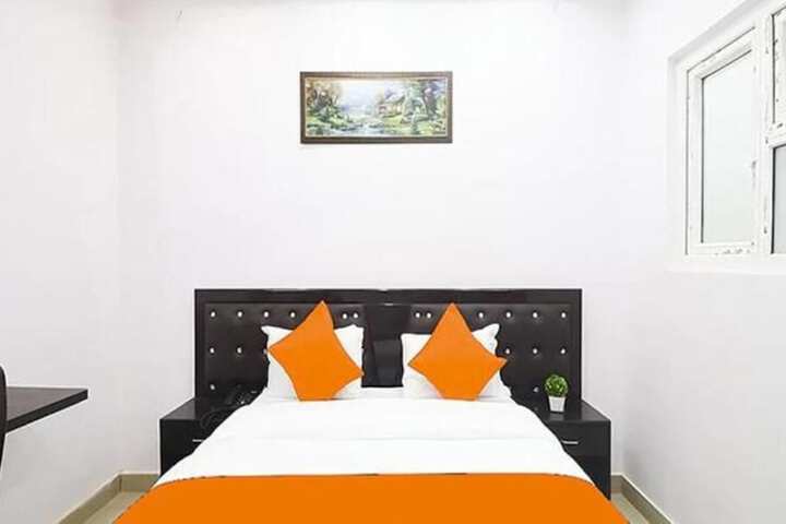 Room 2 of 4