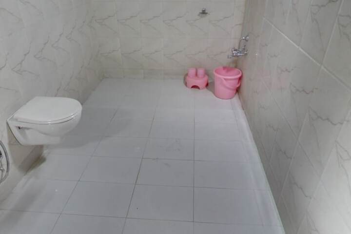 Room 15 of 28