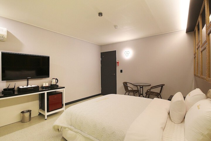 Room 53 of 118