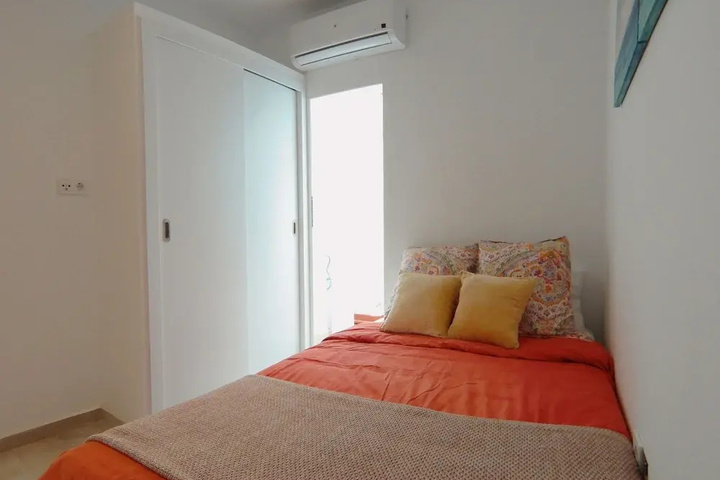 Room 3 of 12