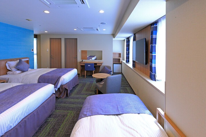 Room 15 of 38