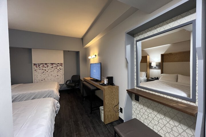 Room 3 of 113