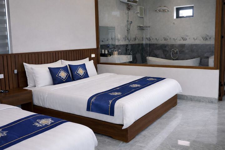 Room 12 of 35