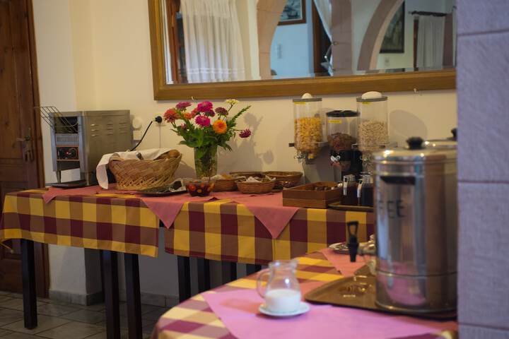 Breakfast/Coffee Service 14 of 37