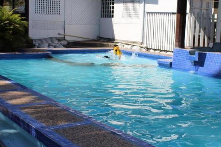 Pool 5 of 6