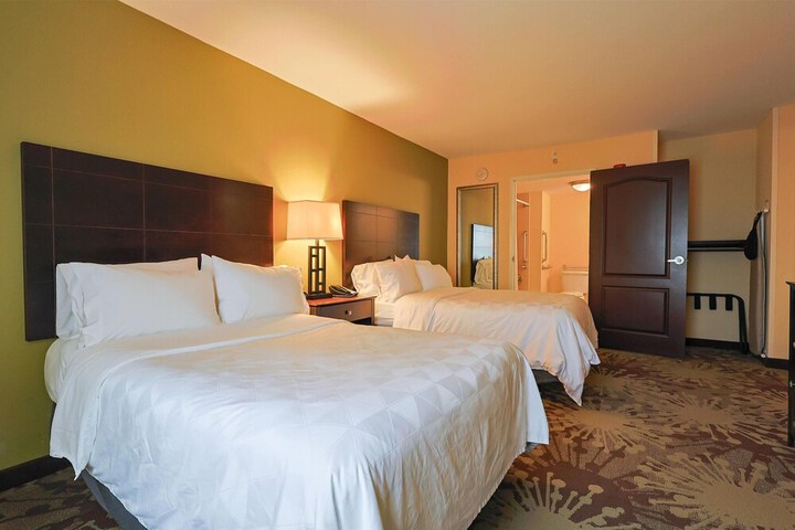 Room 10 of 27