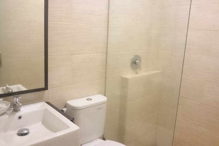 Room 10 of 33
