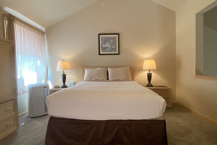 Room 3 of 38