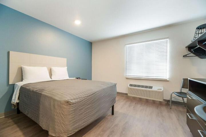 Studio Double Bed (3 of 9)