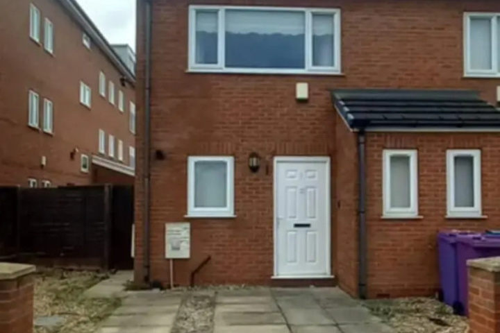 Entire House with 3 bedrooms