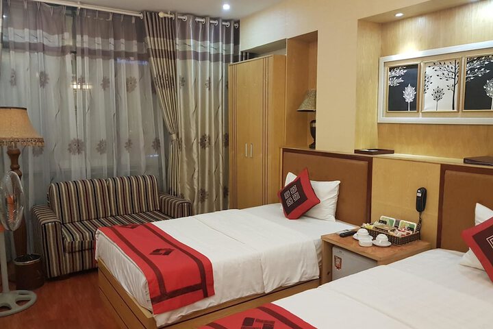 Room 6 of 13