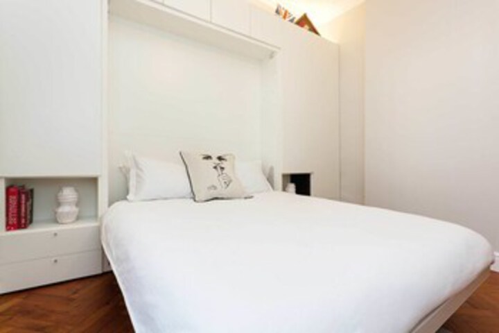 Room 16 of 19