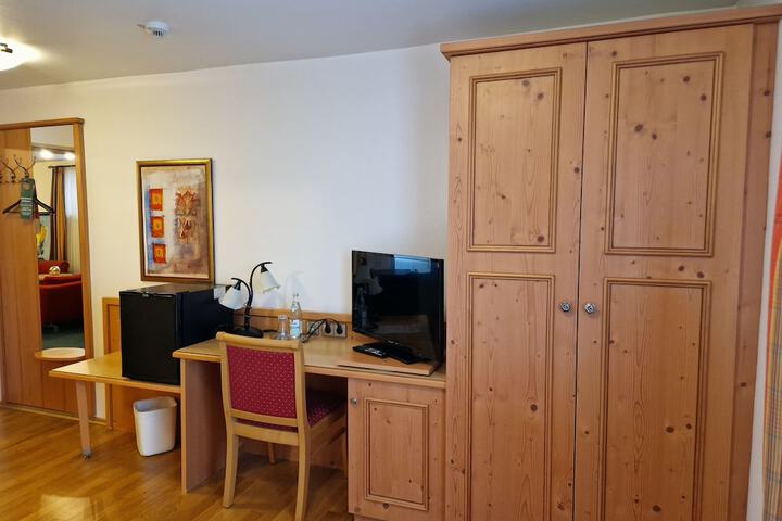Room 25 of 52