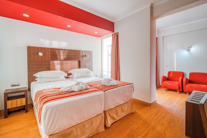 Room 14 of 76