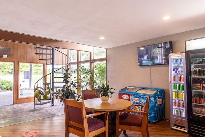 Hotel Interior 9 of 130