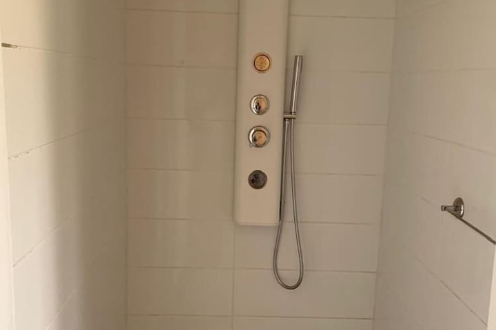 Room 32 of 46