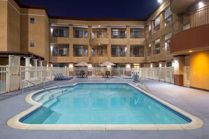 Pool Hotel