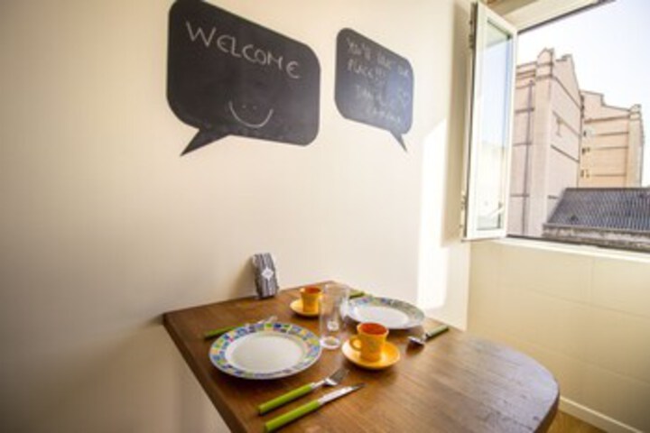 Room 8 of 25