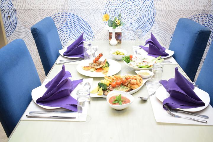 Dining 65 of 100
