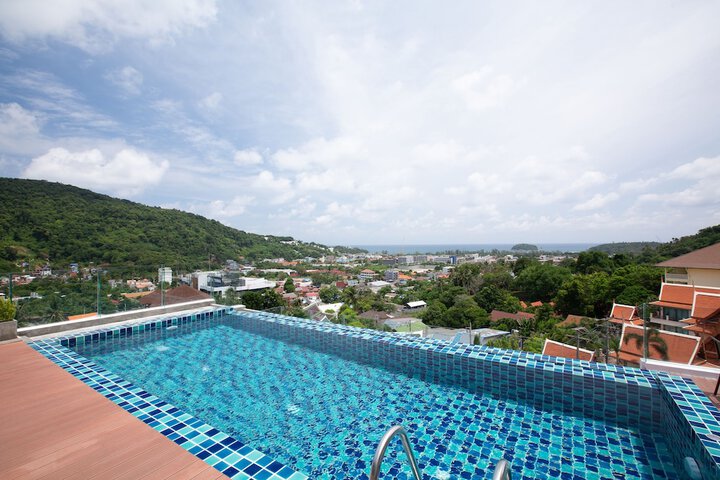 Pool 44 of 50