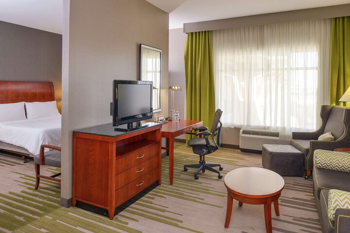 Room 17 of 40