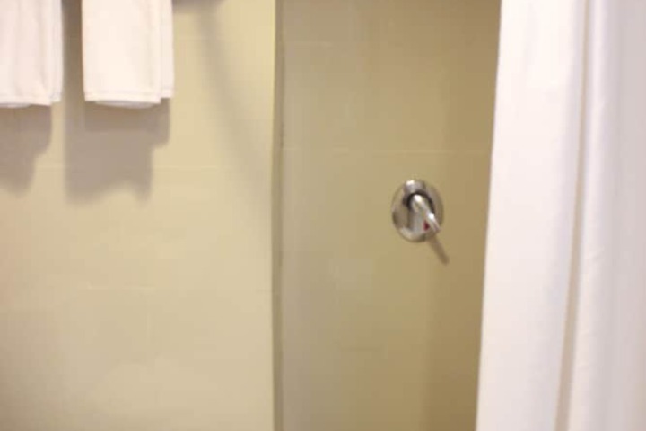 Room 26 of 38