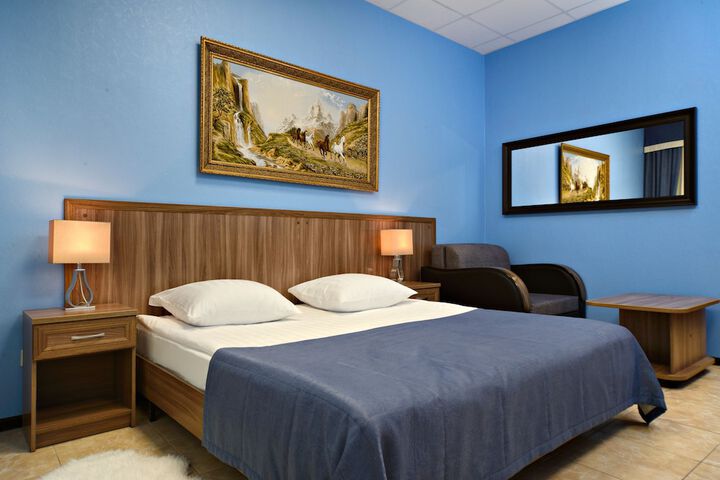 Room 3 of 20