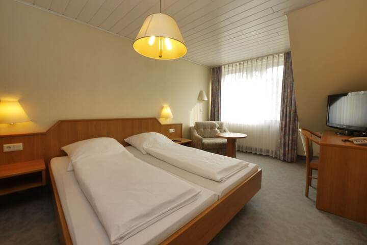 Room 7 of 37