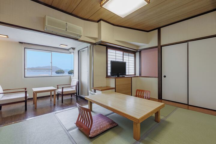 Room 15 of 90