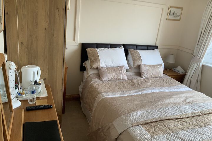 Room 11 of 43