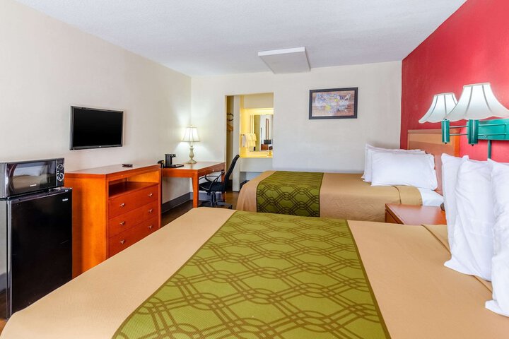 2 Double Beds (7 of 7)
