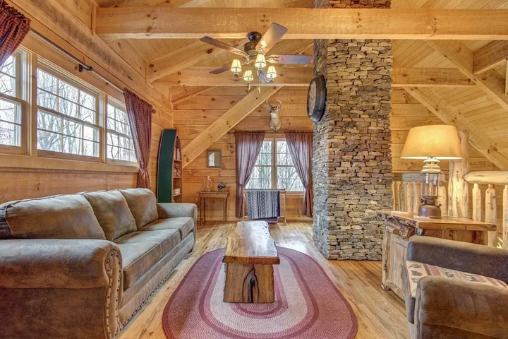 Exterior of Cozy Cub Hideaway