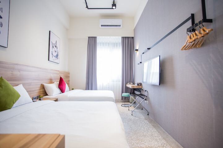 Room 54 of 177