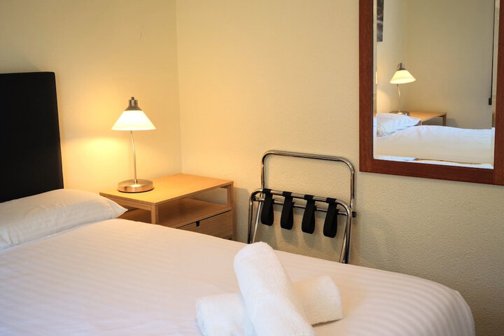 Room 18 of 74