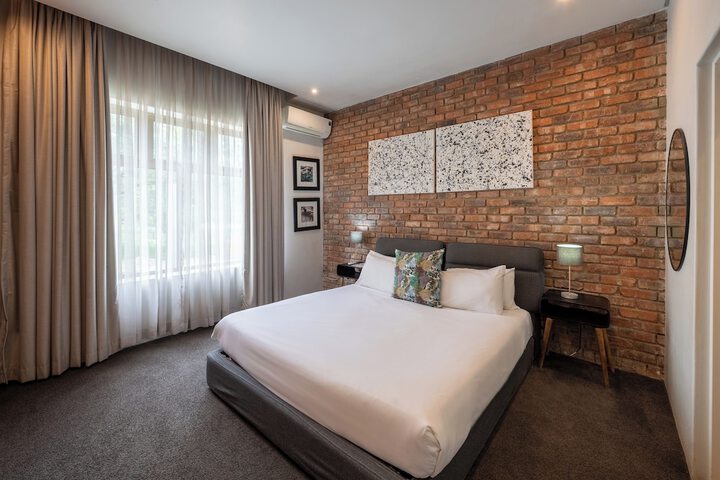 Room 26 of 129