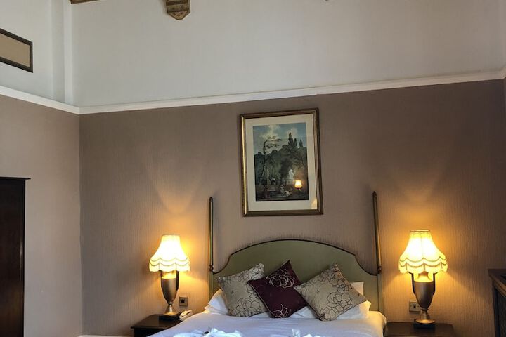 Room 7 of 92