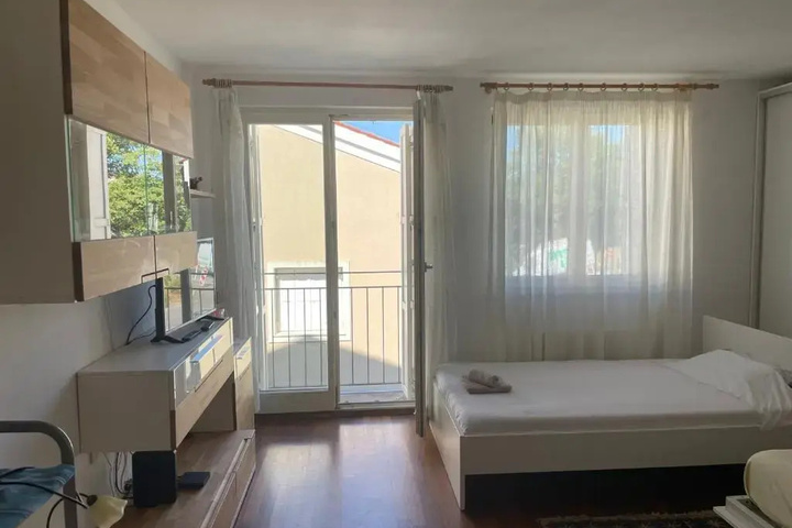 Room 5 of 14