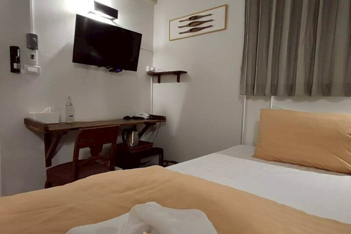 Room 3 of 6