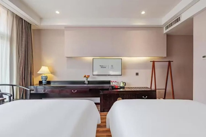 Room 7 of 25