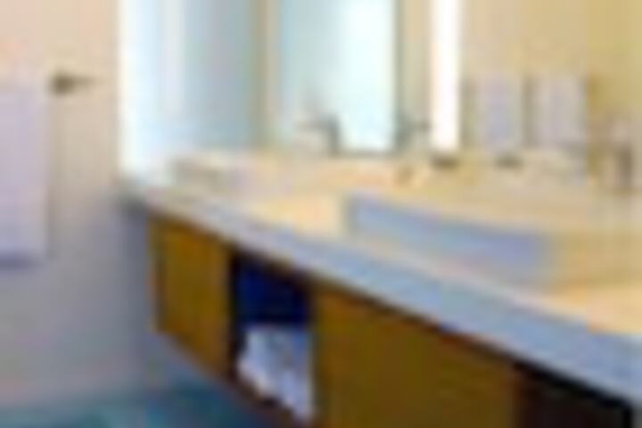 Room 125 of 255