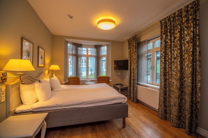 Room 5 of 52