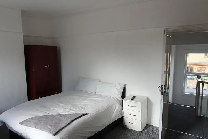 Room 12 of 15
