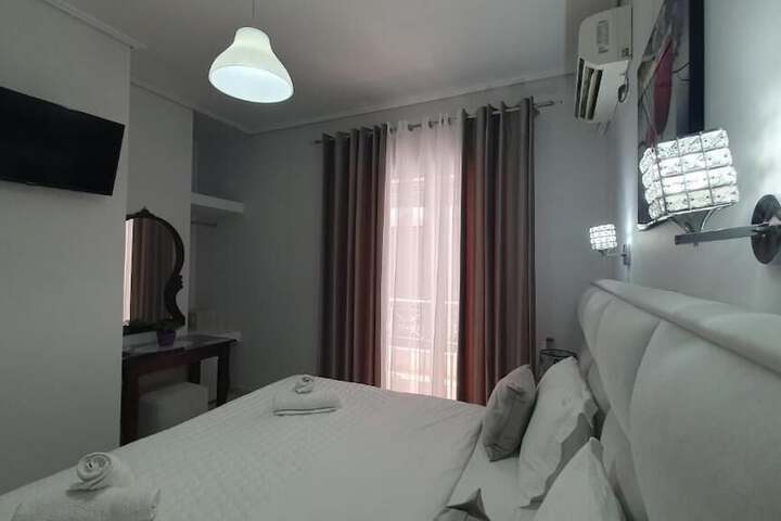 Room 26 of 106